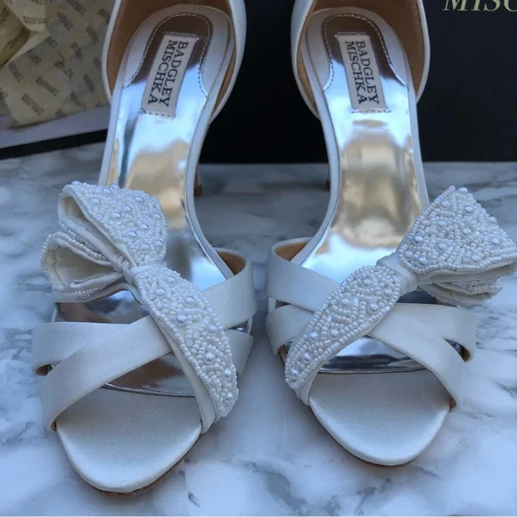 White Badgley Mischika ladies High Heels - Picture 2 of 10